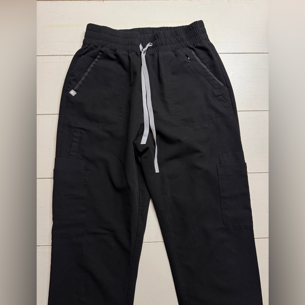 Women Figs Black Technical Collection Jogger Scrub Size Small (S)